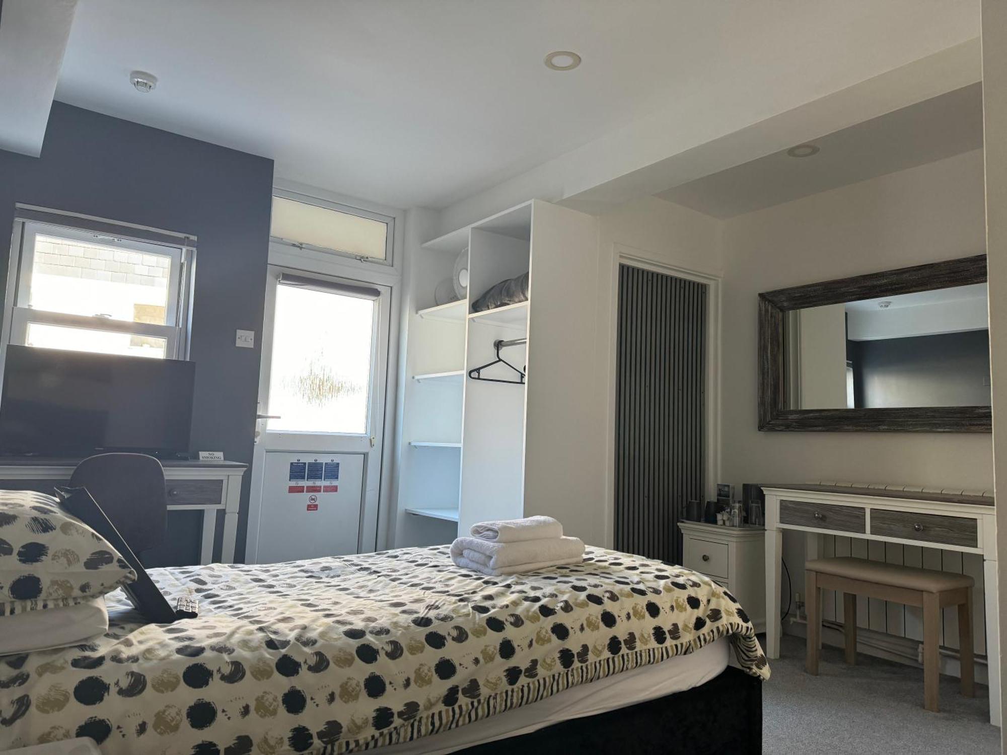 St Georges Guest House Saint Peter Port Bagian luar foto
