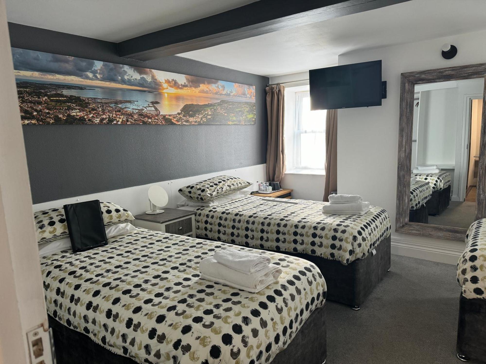 St Georges Guest House Saint Peter Port Bagian luar foto